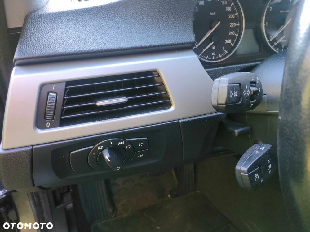 BMW Seria 3 318i Touring Edition Lifestyle - 15