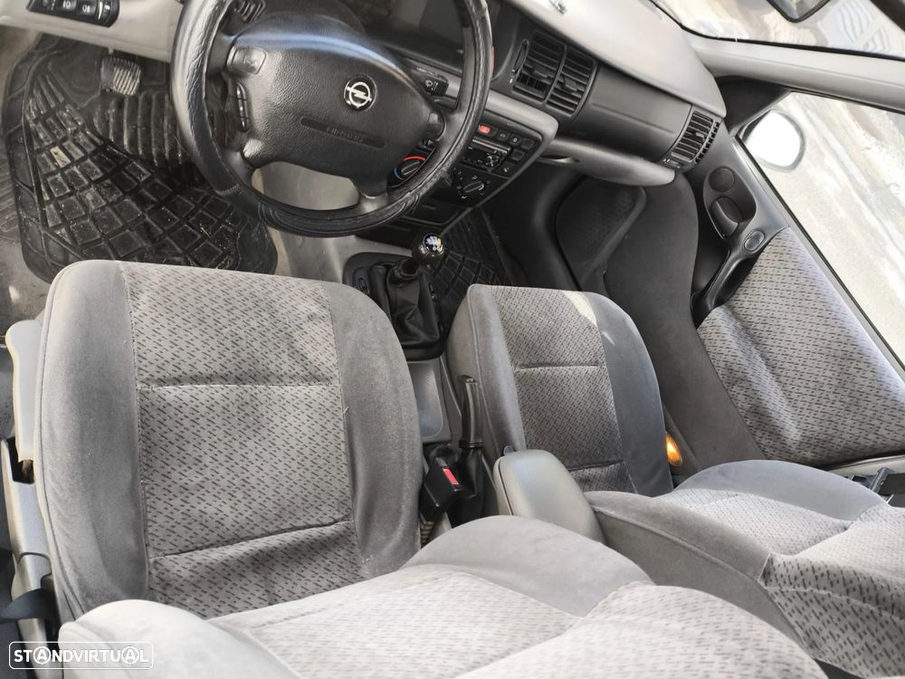 Opel Vectra Caravan 2.0 DTi GL - 2
