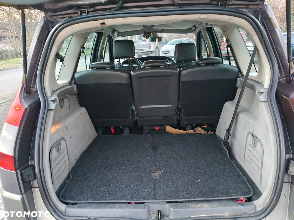 Renault Scenic 1.6 16V Expression - 20