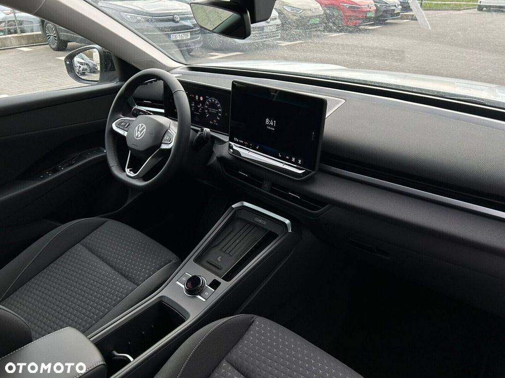 Volkswagen T-Roc - 13