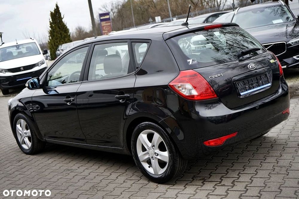 Kia Ceed 1.6 CRDi 90 ISG Spirit - 3