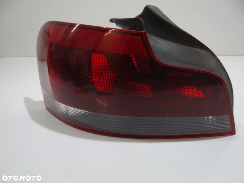 LAMPA LEWY TYŁ BMW E88 - 1