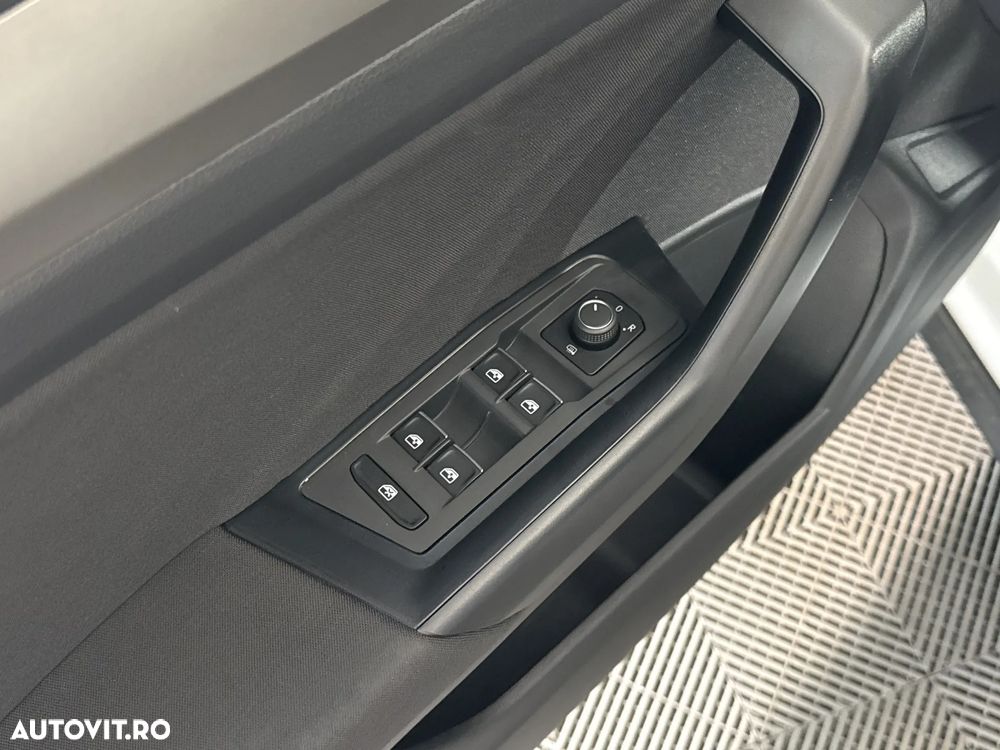 Volkswagen T-Roc - 14