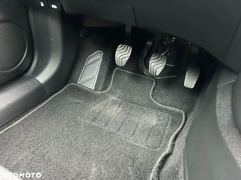 Nissan Qashqai 1.3 DIG-T N-Connecta - 25