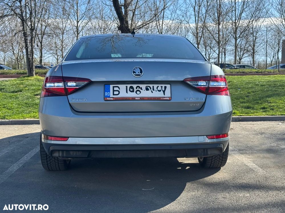 Skoda Superb 2.0 TDI DSG 4X4 Style - 3