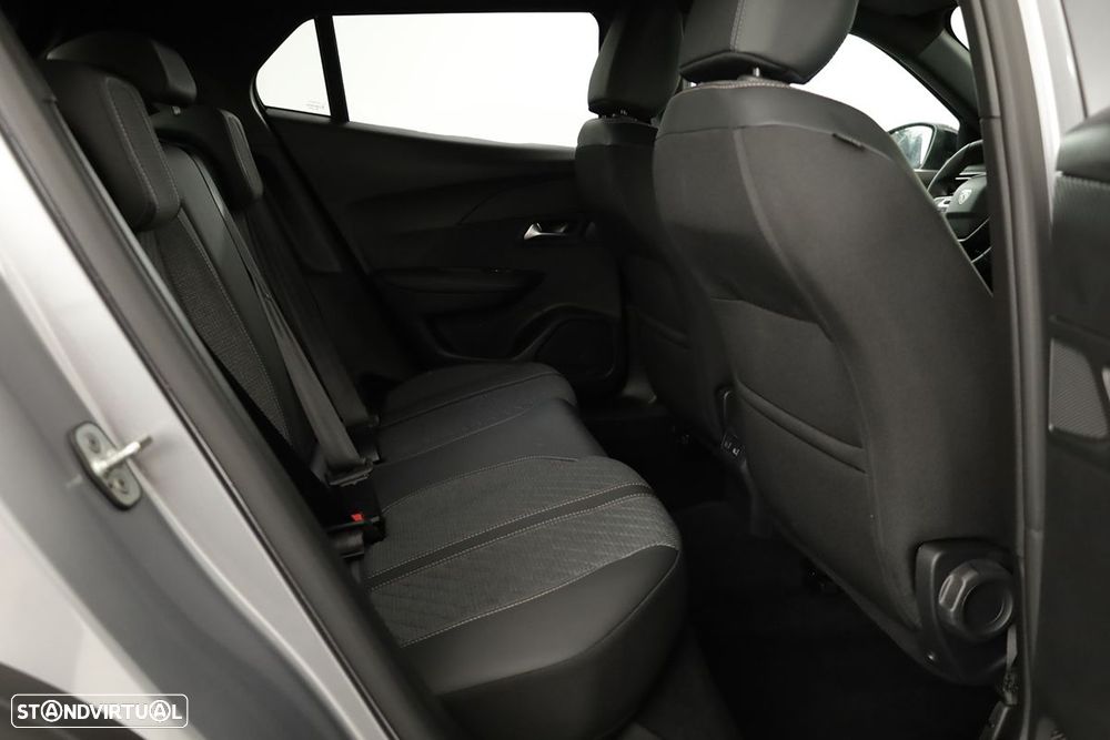 Peugeot 2008 1.2 Allure - 23