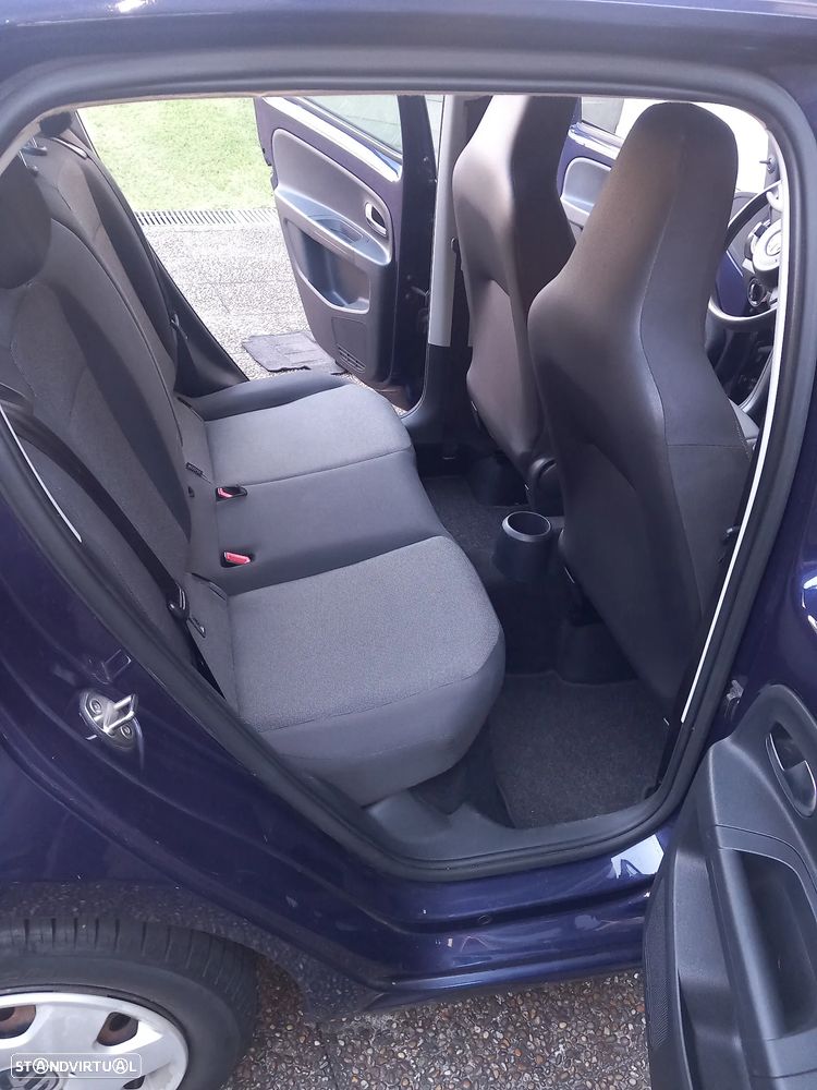 VW Up! - 15