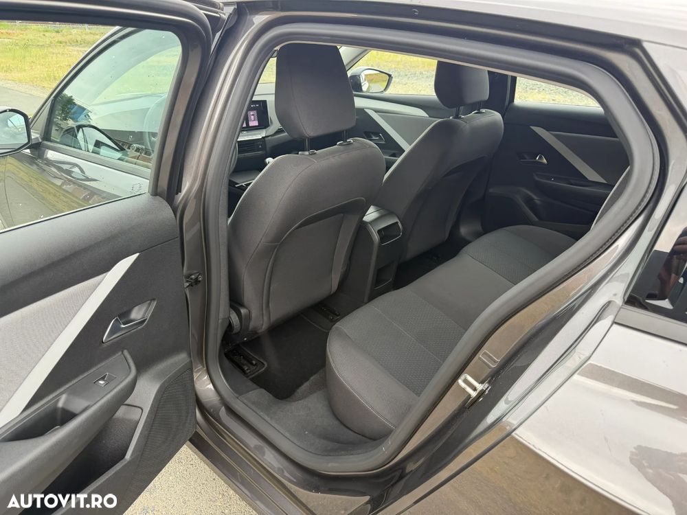 Opel Astra 1.2 Turbo Edition - 11