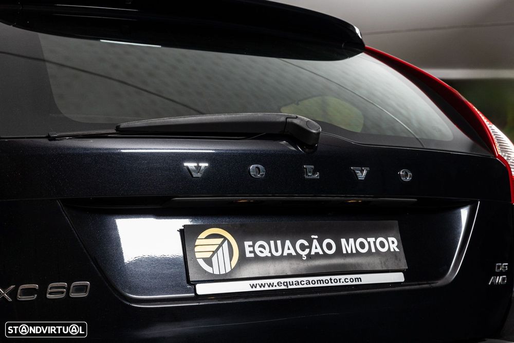 Volvo XC 60 D5 Momentum Geartronic - 10