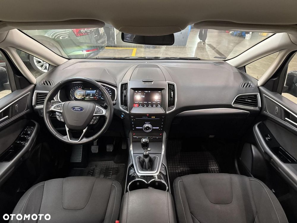 Ford S-Max - 13