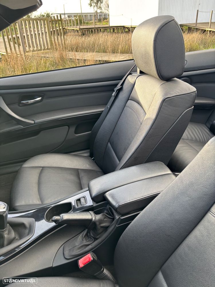 BMW 320 i Cabrio - 16