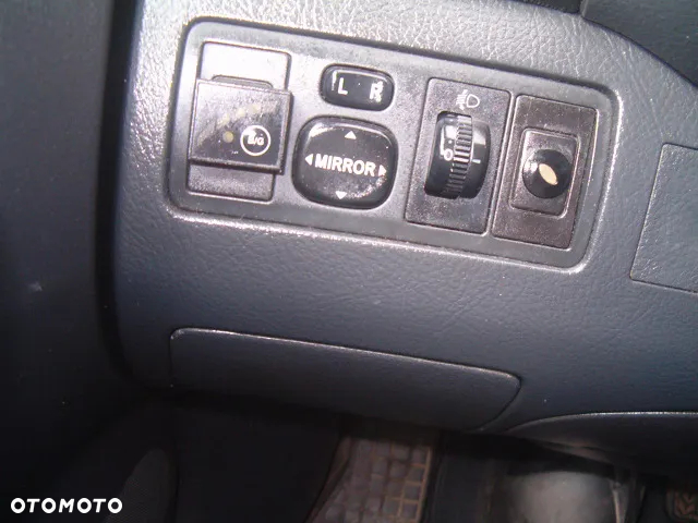 Toyota Avensis - 25