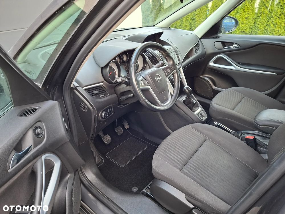 Opel Zafira - 10