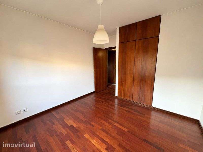 T2 renovado em condominio fechado a 5 min a pé da praia - Grande imagem: 5/10