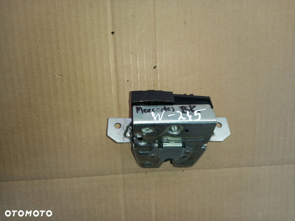 Zamek klapy tył Mercedes W176
