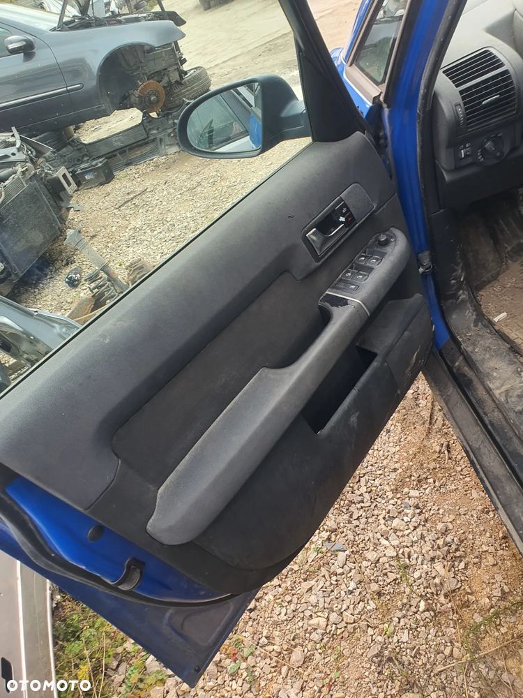 audi a2 fotel kanapa deska kokpit podsufitka boczek podłokietnik licznik panel szyb - 3