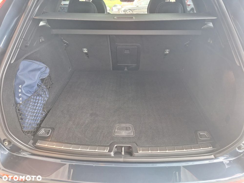 Volvo XC 60 B5 B AWD Ultimate Dark - 21