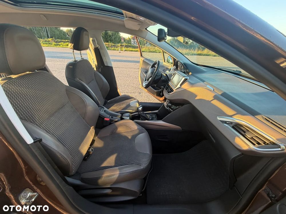Peugeot 2008 1.6 VTi Style - 17