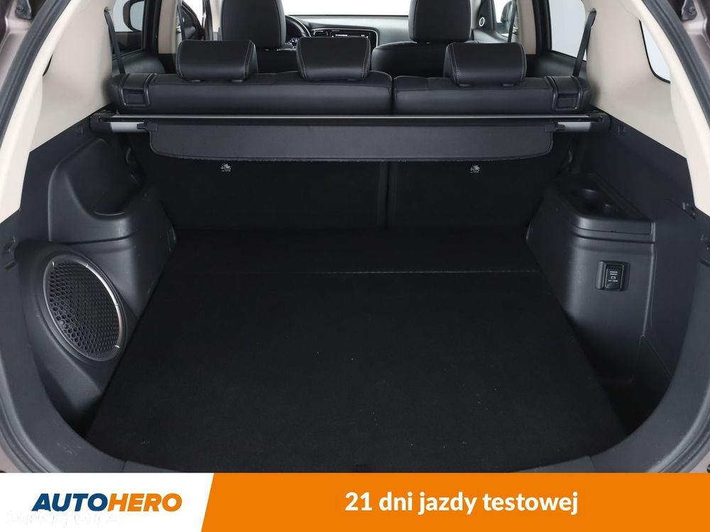 Mitsubishi Outlander - 17