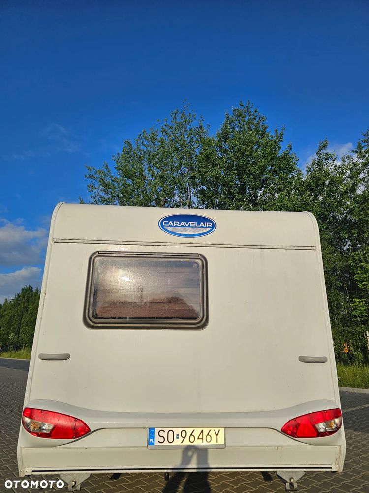 Caravelair WŁĄCZ FILMIK. DMC 1100. ŁÓŻKO MAŁŻEŃSKIE, SYPIALNIO JADALNIA. ŁAZIENKA. PIĘKNA. - 13