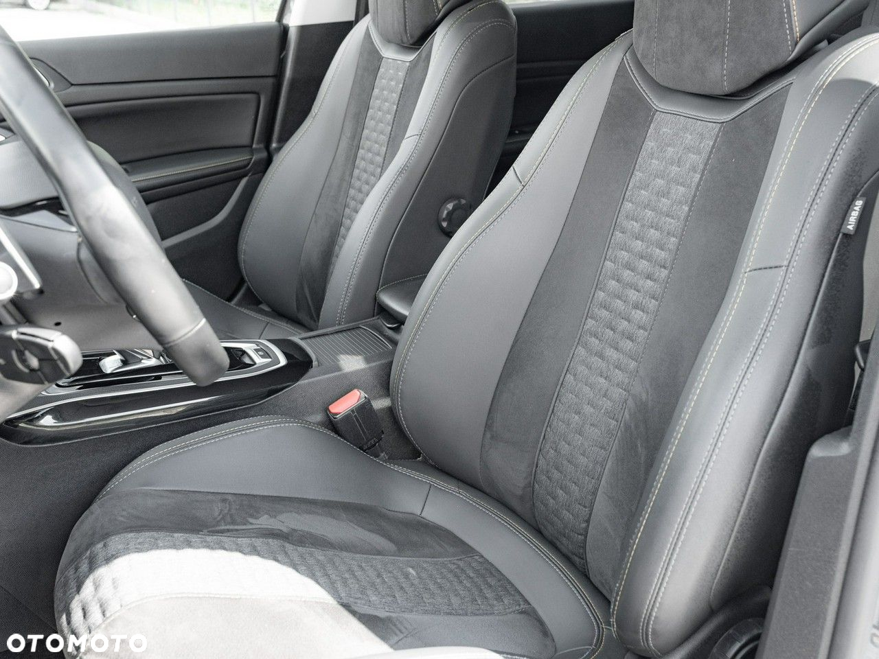 Peugeot 308 1.5 BlueHDi Road Trip S&S EAT8 - 15