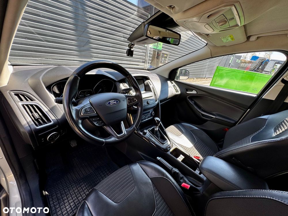 Ford Focus 1.0 EcoBoost Start-Stopp-System TITANIUM STYLE - 9