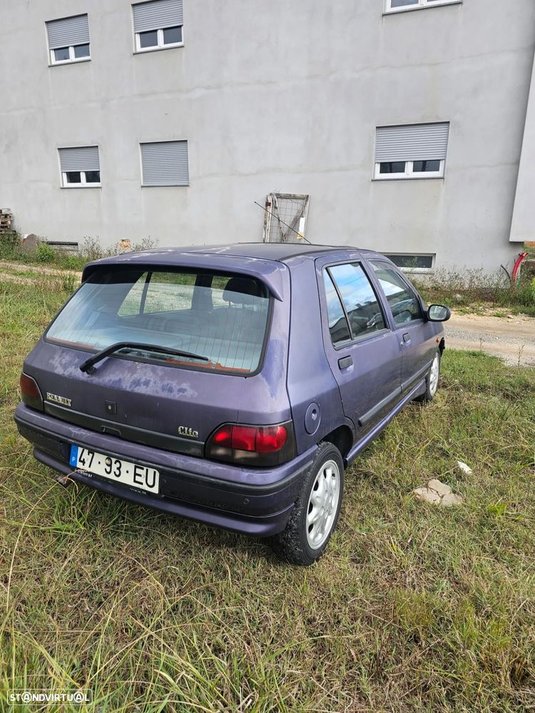 Renault Clio 1.9 RT - 5