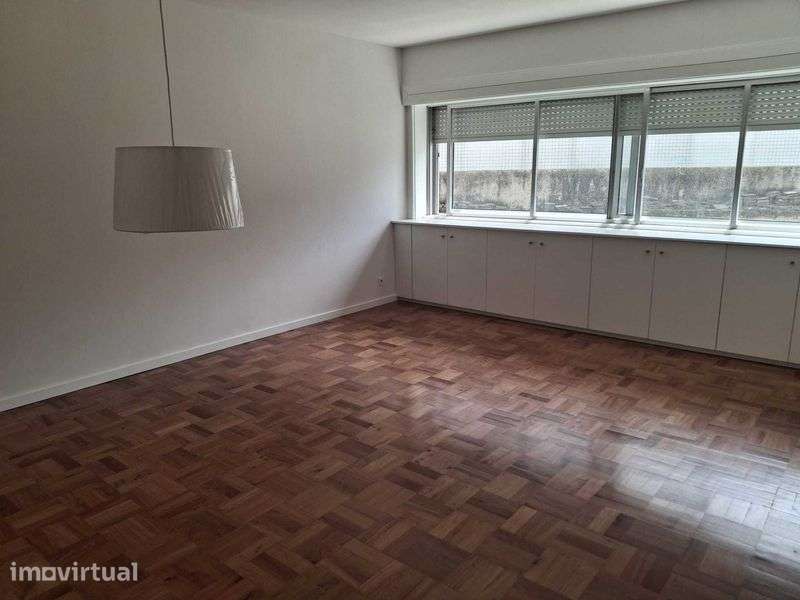 T3 renovado junto ao Metro do Campo Alegre Porto - Grande imagem: 3/12