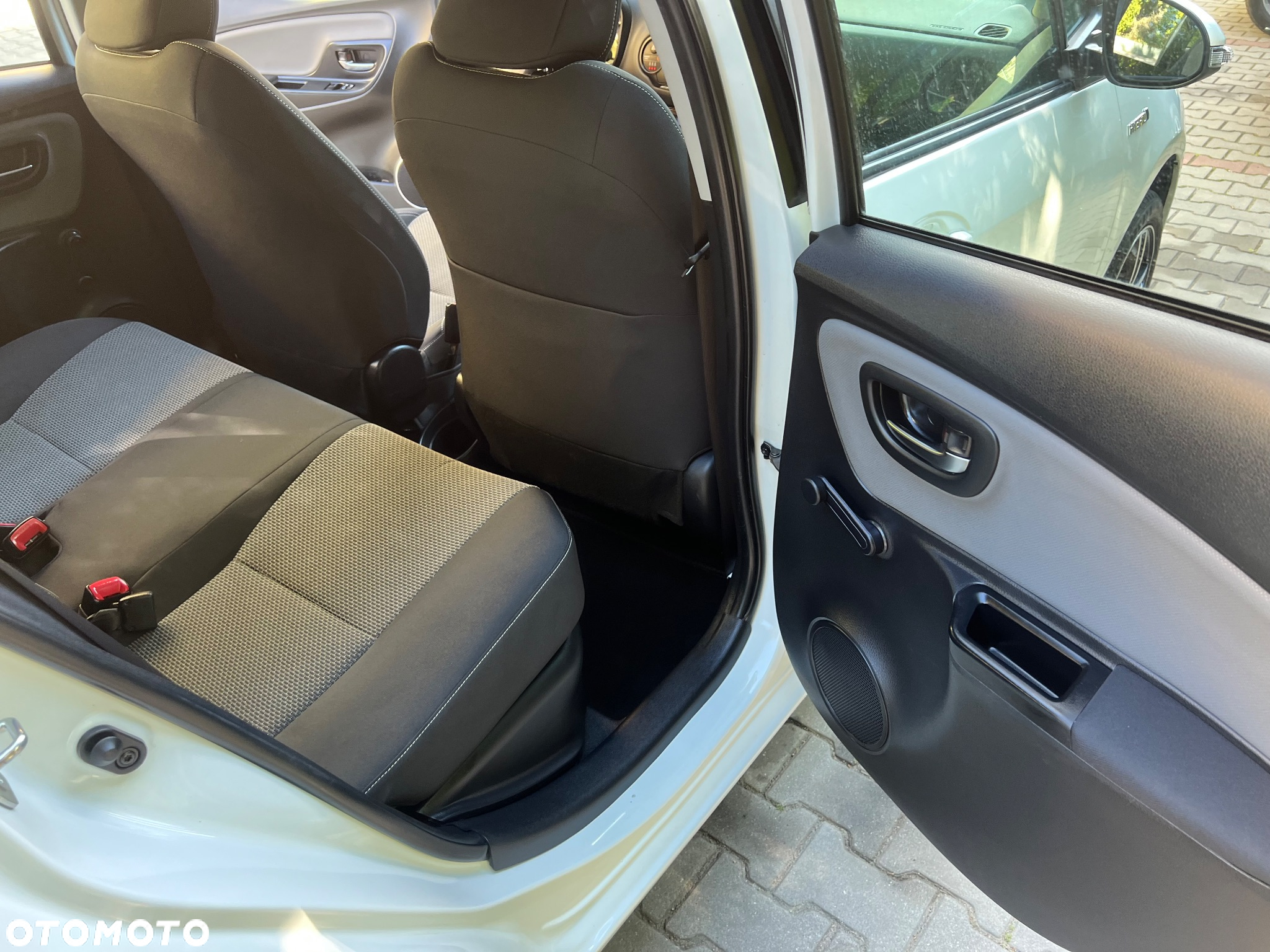 Toyota Yaris Hybrid 1.5 VVT-i Edition-S - 17
