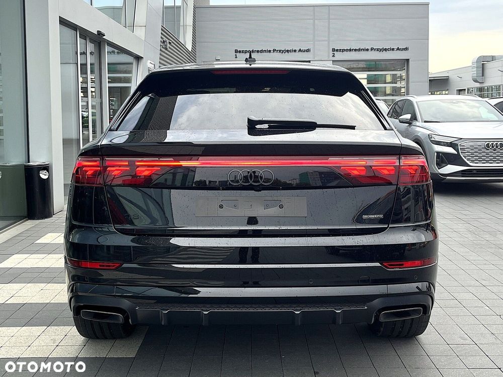 Audi Q8 - 9