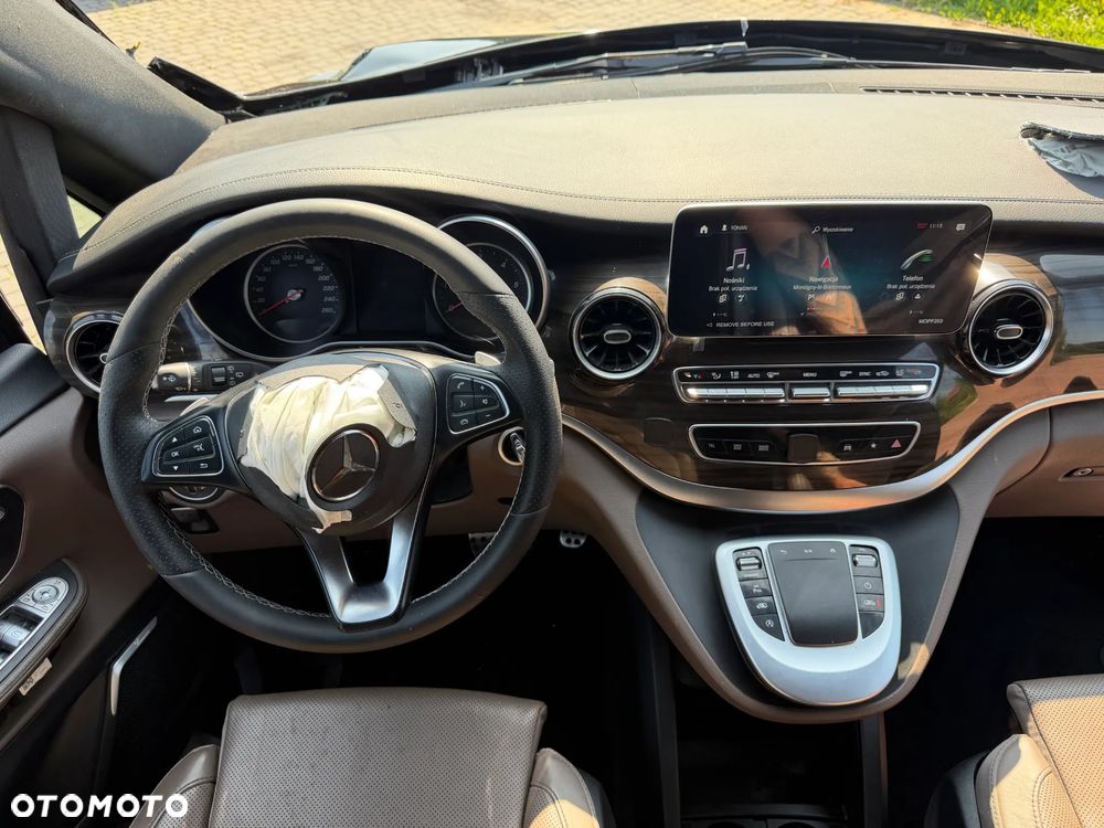 Mercedes-Benz Klasa V 300 d extralang 4Matic 9G-TRONIC Exclusive - 26