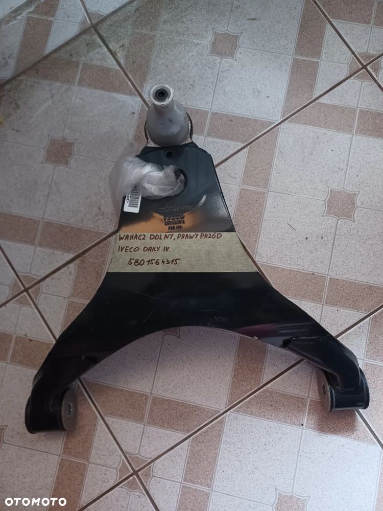 Wahacz dolny, prawy przód IVECO DAILY IV - 1