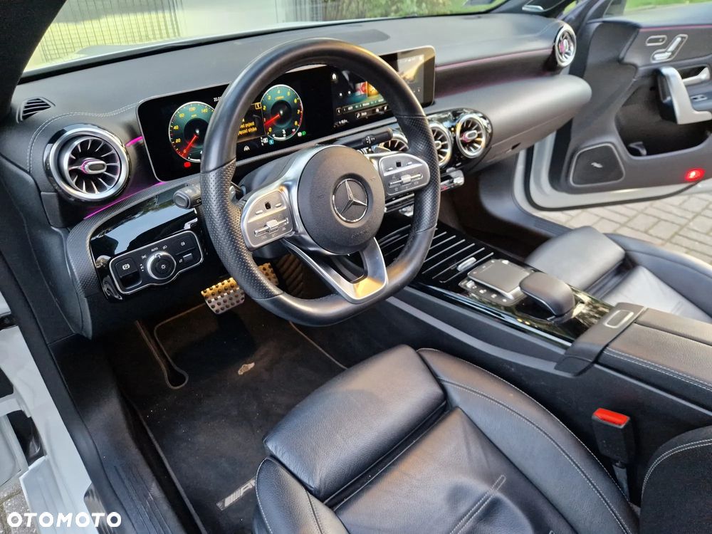 Mercedes-Benz CLA 220 4-Matic AMG Line 7G-DCT - 21