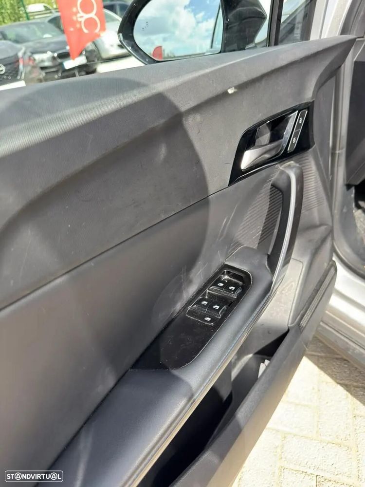 MG MG4 64 kWh Luxury - 15
