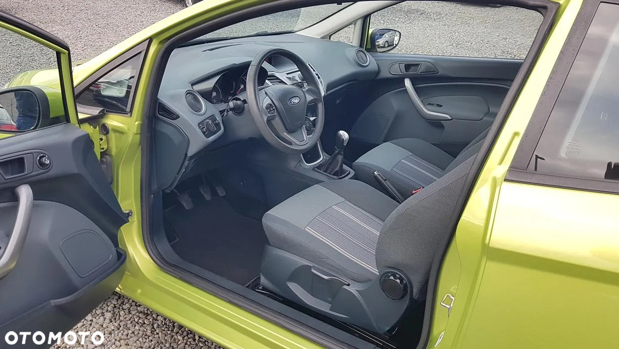 Ford Fiesta 1.25 Ambiente - 24