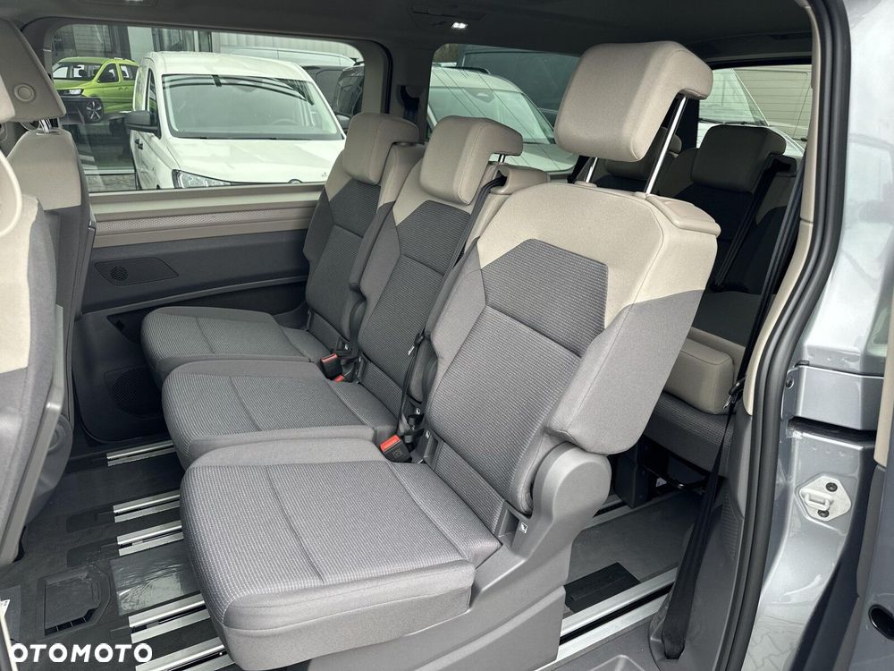 Volkswagen Multivan - 17