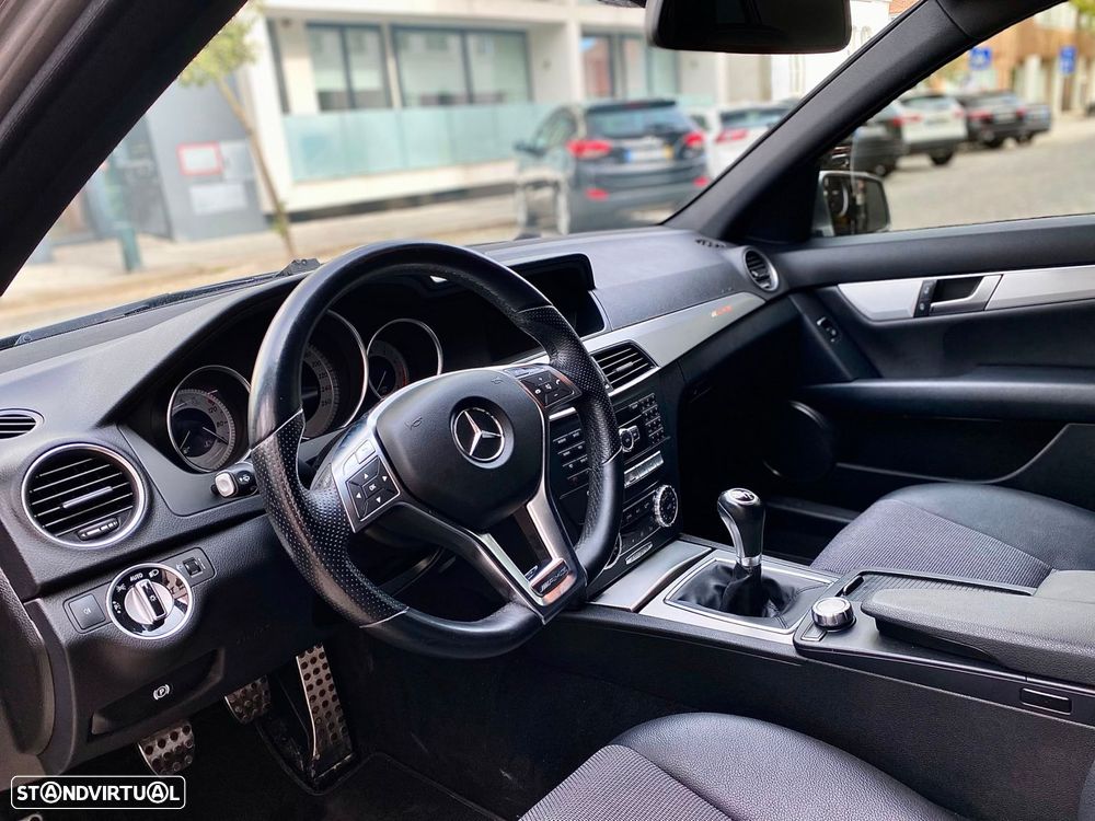 Mercedes-Benz C 180 Station AMG Line - 13