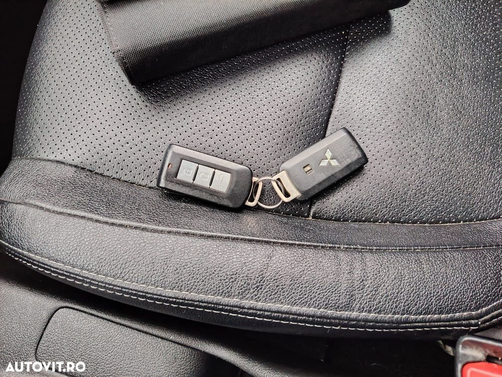 Mitsubishi Outlander 2.0 4WD Top - 7