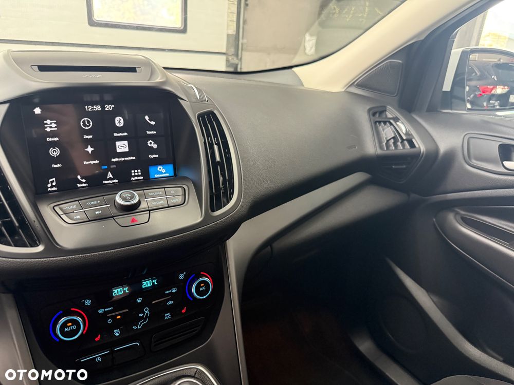 Ford Kuga 1.5 EcoBoost 2x4 Titanium - 21