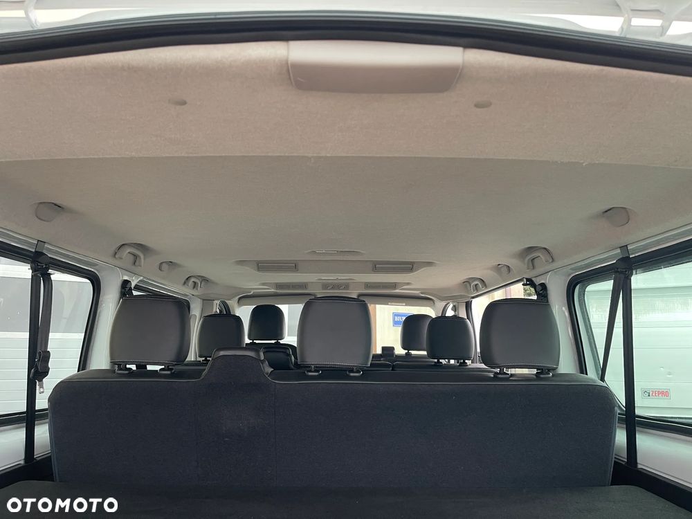 Nissan NV300 Trafic Vivaro 9-OSOBOWY - 33