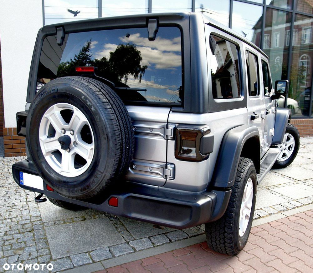 Jeep Wrangler - 30
