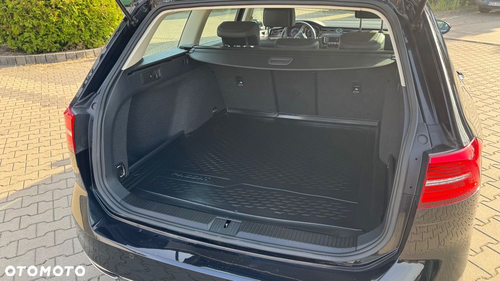 Volkswagen Passat 2.0 TSI (BlueMotion Technology) 4Motion DSG Highline - 27