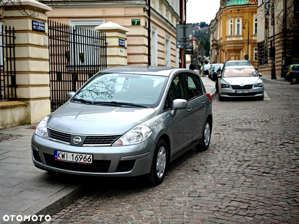 Nissan Tiida - 2