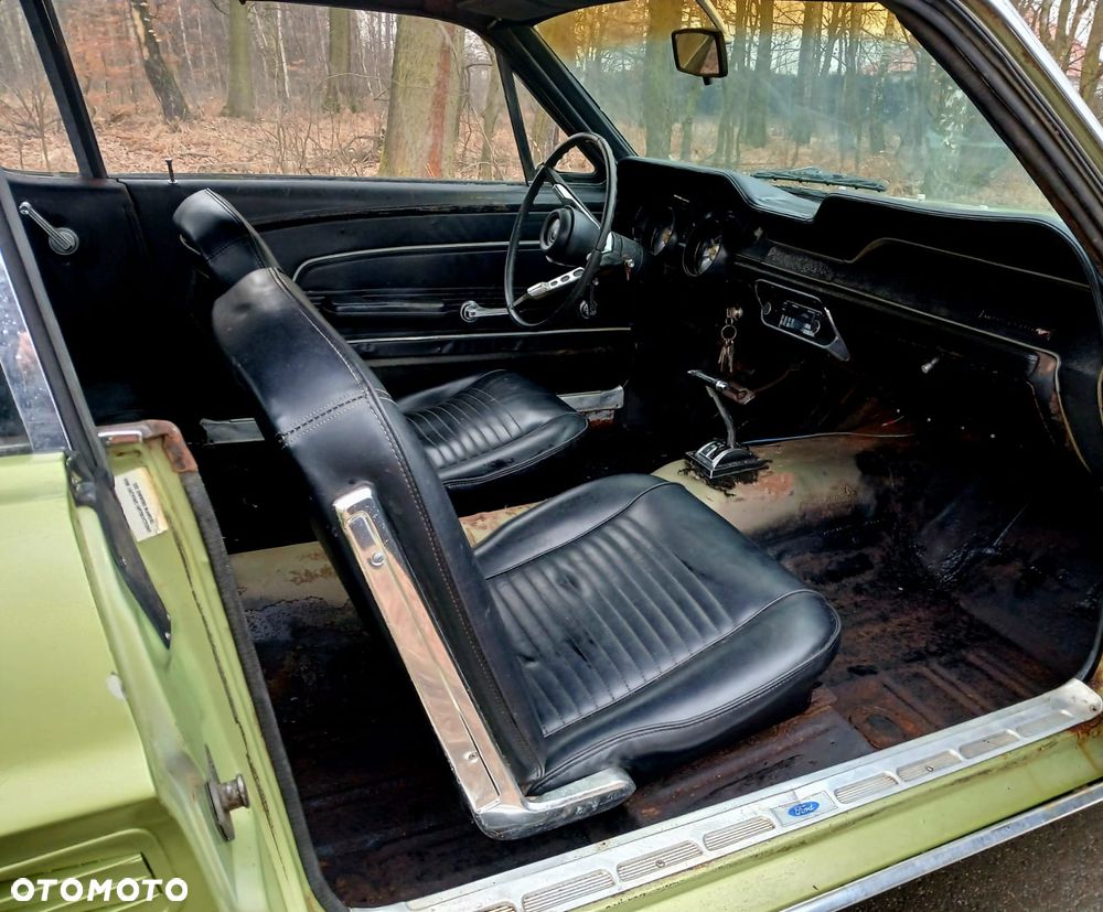 Ford Mustang - 8