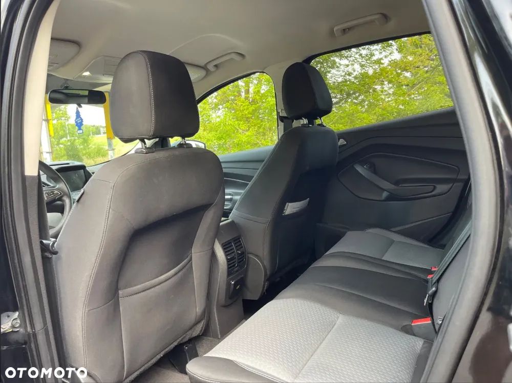 Ford Kuga - 12
