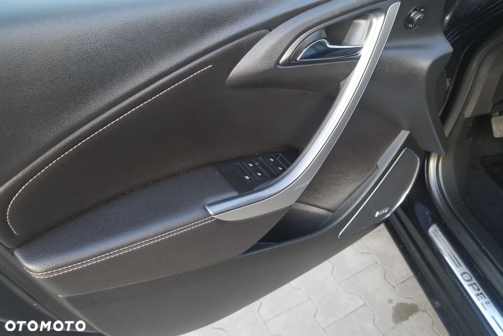 Opel Astra 1.4 Turbo Exklusiv - 31