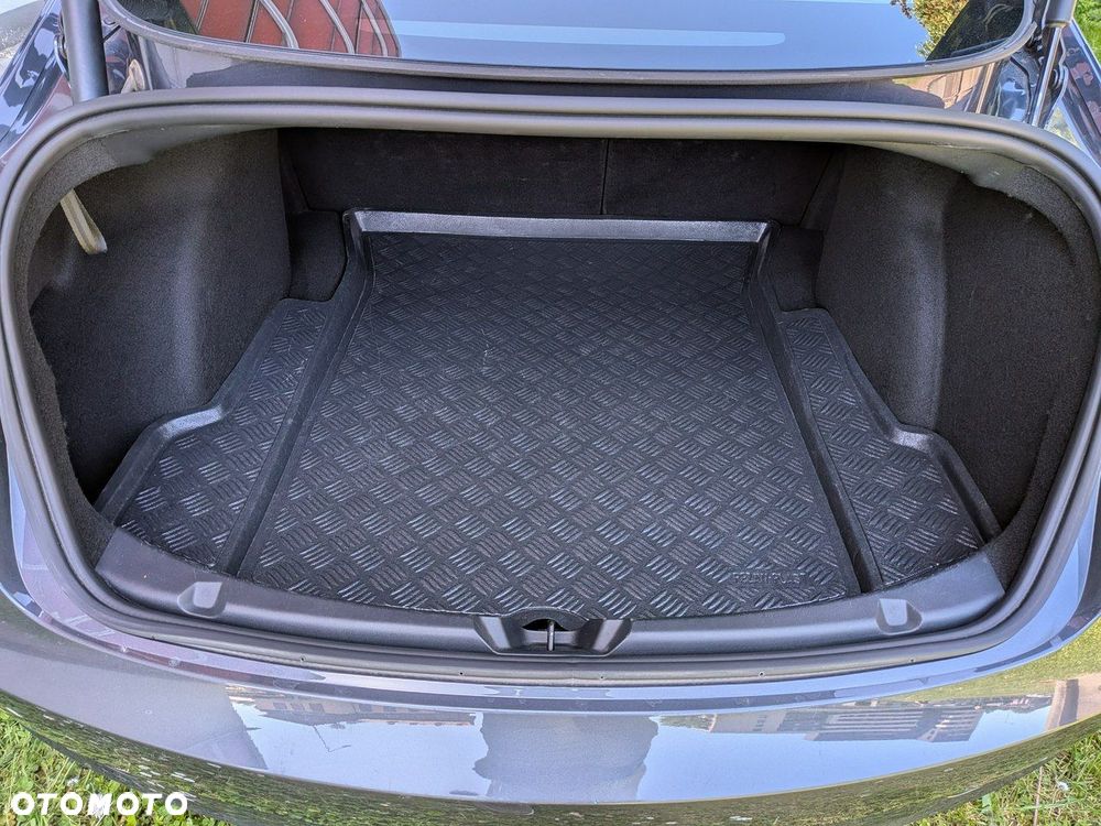 Tesla Model 3 - 24