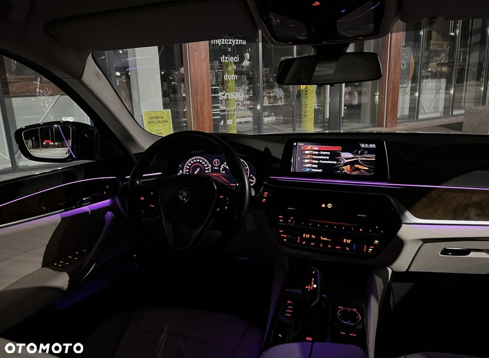 BMW Seria 5 520d Luxury Line sport - 39