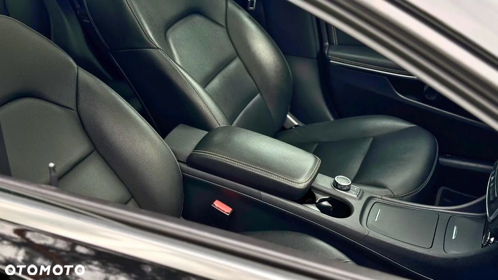 Mercedes-Benz GLA 250 7G-DCT AMG Line - 18