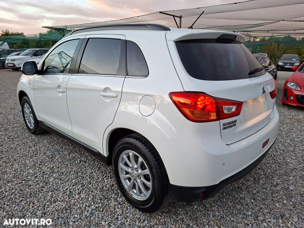 Mitsubishi ASX - 10